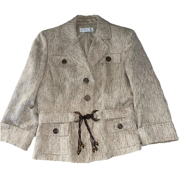 Tahari Arthur S Levine Jackets & Blazers - Tahari Arthur S Levine Size 6 Beige Tan Textured Belted Button Front Blazer EUC